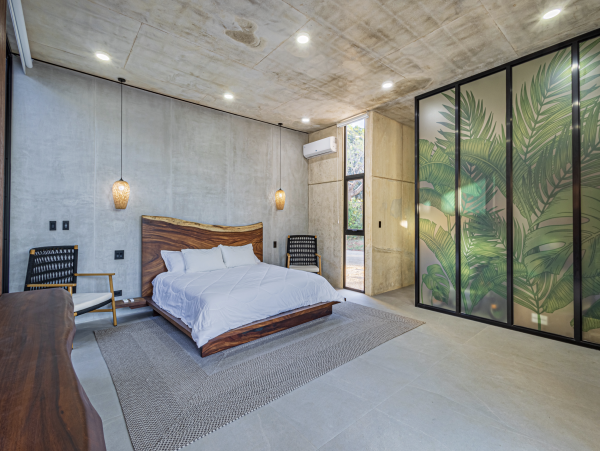 Luxury Villa with 6-Bedrooms & a Pool in Tamarindo Beach
