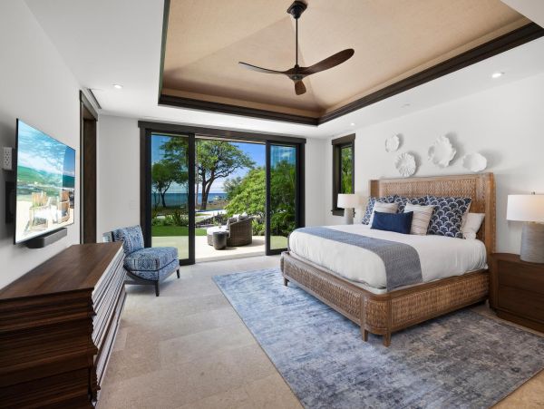 Stunning Beachfront 4-Bedroom Retreat in the Big Island