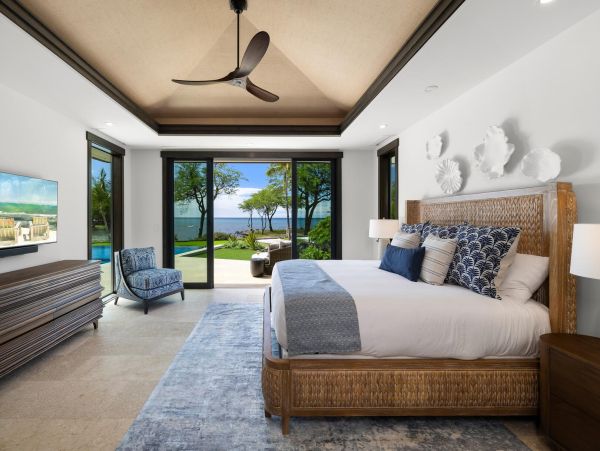 Stunning Beachfront 4-Bedroom Retreat in the Big Island
