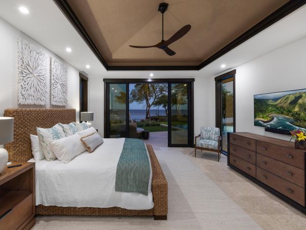 Stunning Beachfront 4-Bedroom Retreat in the Big Island
