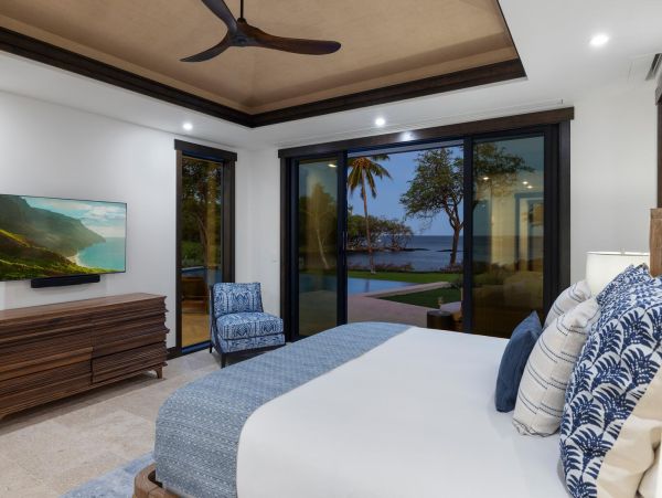Stunning Beachfront 4-Bedroom Retreat in the Big Island