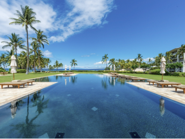 Stunning Beachfront 4-Bedroom Retreat in the Big Island