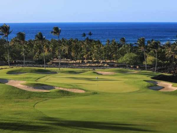 Stunning Beachfront 4-Bedroom Retreat in the Big Island
