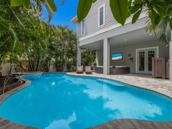 Holmes Beach Vacation Home With Private Pool And Spa