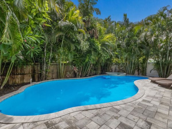Holmes Beach Vacation Home With Private Pool And Spa