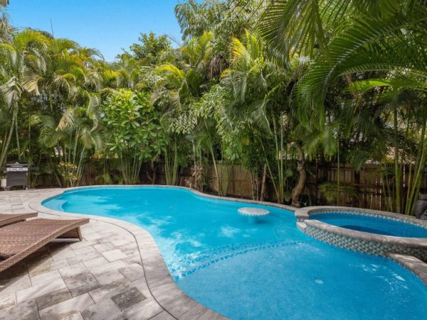 Holmes Beach Vacation Home With Private Pool And Spa