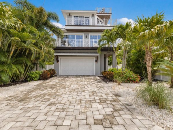 Holmes Beach Vacation Home With Private Pool And Spa