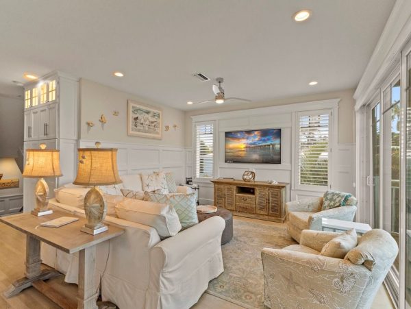 Holmes Beach Vacation Home With Private Pool And Spa