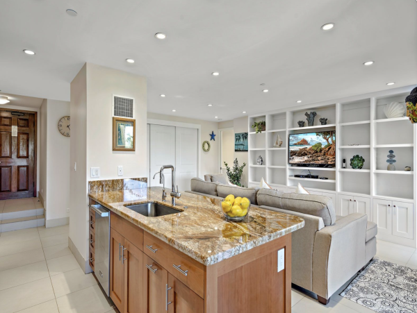 Exceptional Beachfront 6 Bedroom Kaanapali Vacation Rental