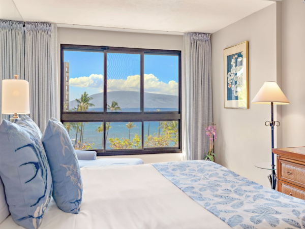 Exceptional Beachfront 6 Bedroom Kaanapali Vacation Rental