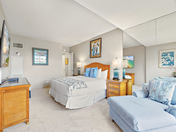 Exceptional Beachfront 6 Bedroom Kaanapali Vacation Rental