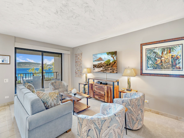 Exceptional Beachfront 6 Bedroom Kaanapali Vacation Rental