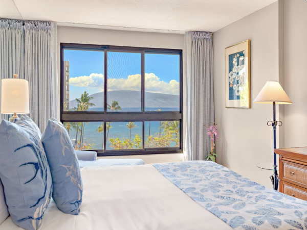 Exceptional Beachfront 6 Bedroom Kaanapali Vacation Rental
