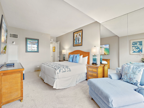 Exceptional Beachfront 6 Bedroom Kaanapali Vacation Rental
