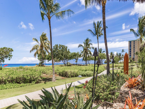 Kaanapali Beach Luxury Sleeps 14 Guests
