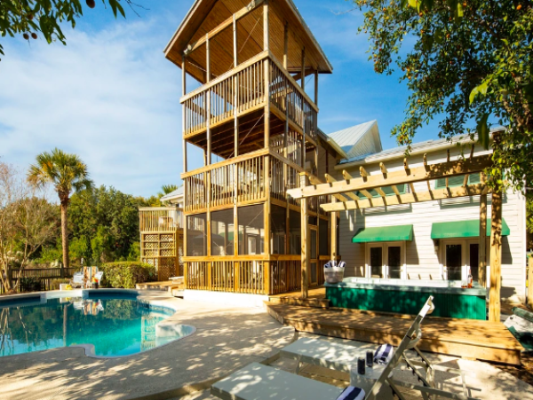 Luxurious Charleston Home with 9-Bedrooms and a Pool
