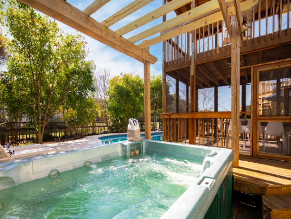 Luxurious Charleston Home with 9-Bedrooms and a Pool