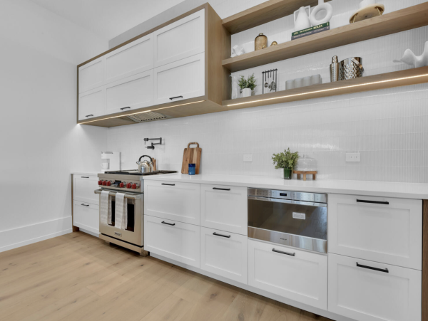 Super Posh Upscale Naples Condo Walk to Dining Olde Naples
