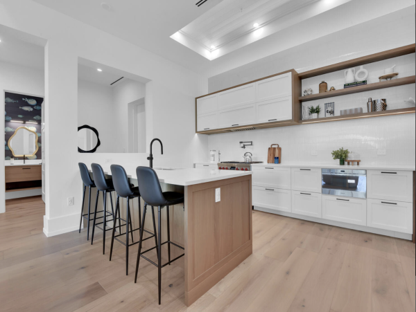Super Posh Upscale Naples Condo Walk to Dining Olde Naples