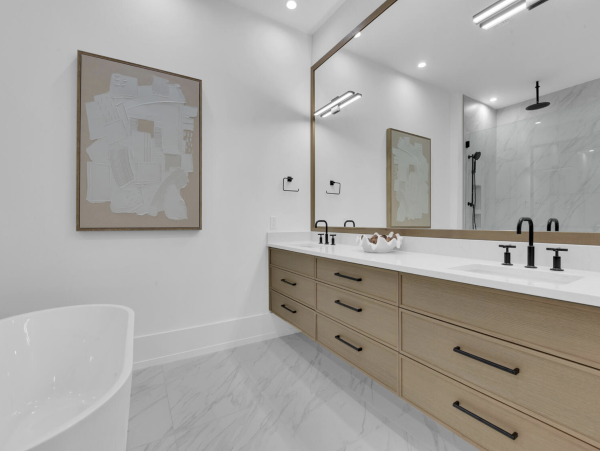 Super Posh Upscale Naples Condo Walk to Dining Olde Naples