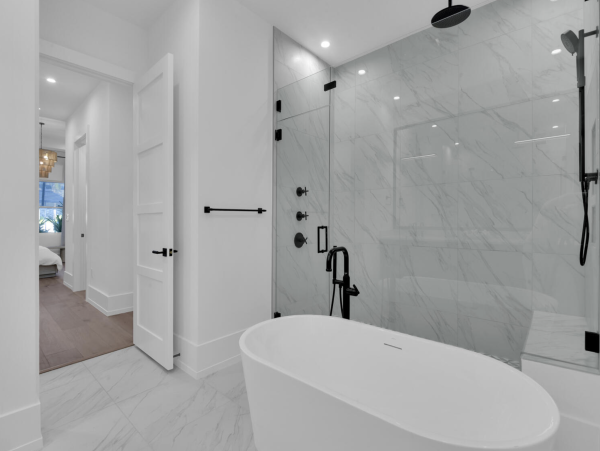 Super Posh Upscale Naples Condo Walk to Dining Olde Naples
