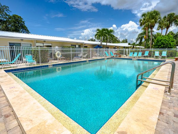Beachfront Two Bedroom Vacation Rental Condo in Siesta Key