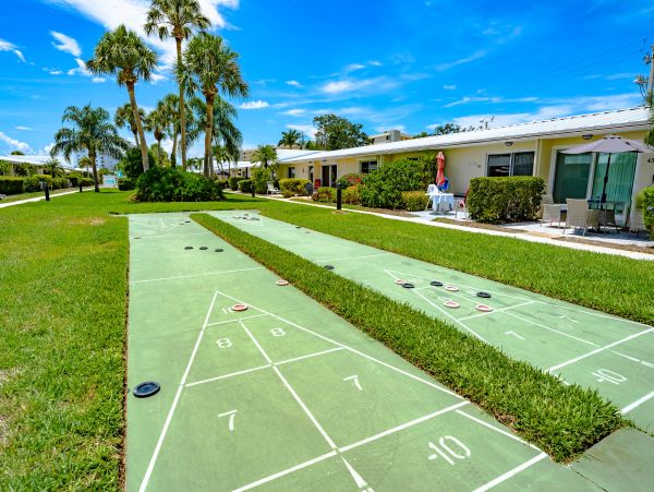 Beachfront Two Bedroom Vacation Rental Condo in Siesta Key