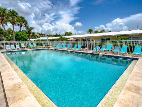 Beachfront Two Bedroom Vacation Rental Condo in Siesta Key