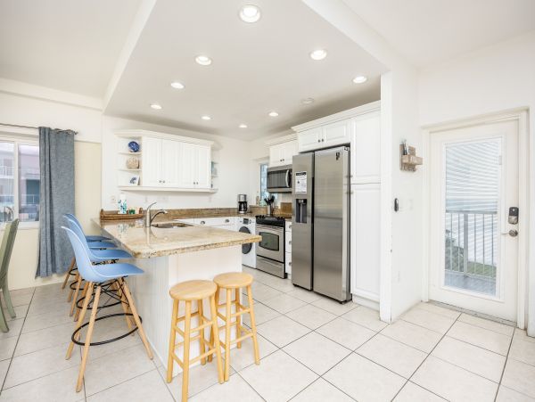 Beachfront Two Bedroom Vacation Rental Condo in Siesta Key