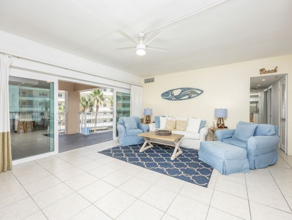 Beachfront Two Bedroom Vacation Rental Condo in Siesta Key