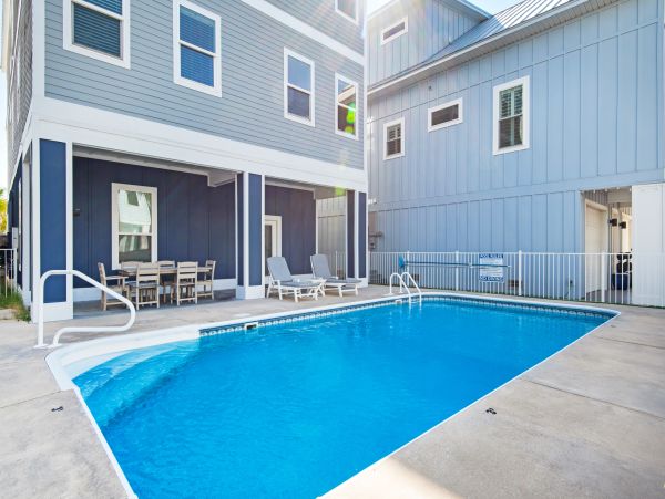 Ultimate Beachside Five Bedroom Getaway in Navarre