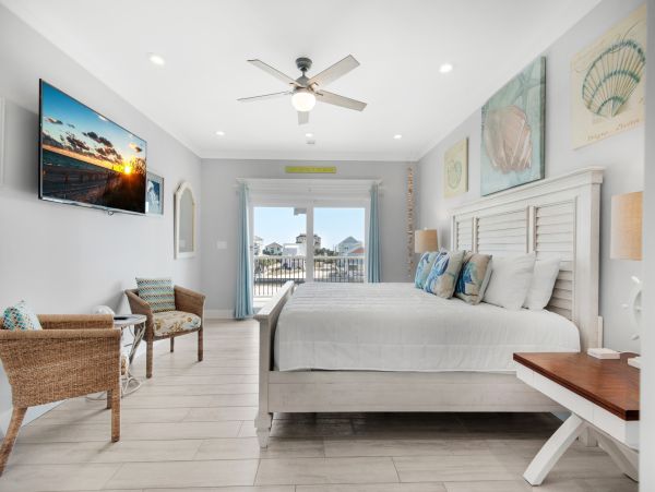 Ultimate Beachside Five Bedroom Getaway in Navarre