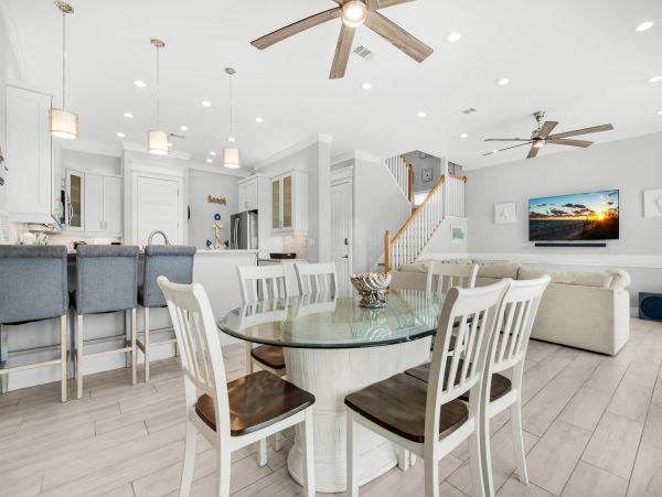 Ultimate Beachside Five Bedroom Getaway in Navarre