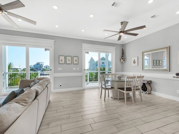 Ultimate Beachside Five Bedroom Getaway in Navarre