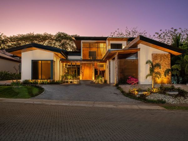 Luxury Four Bedroom Pool Home in Playa Conchal