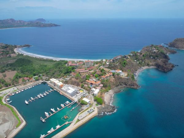 Golf Course View Four Bedroom Vacation Home in Playa Conchal