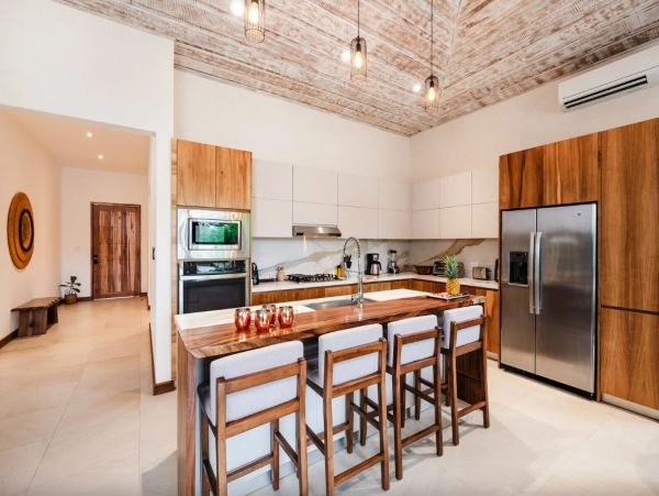 Tamarindo Four Bedroom Posh Vacation Home