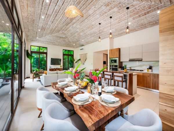 Tamarindo Four Bedroom Posh Vacation Home
