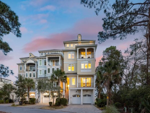 Ten Bedroom Home with Modern Elegance in Hilton Head