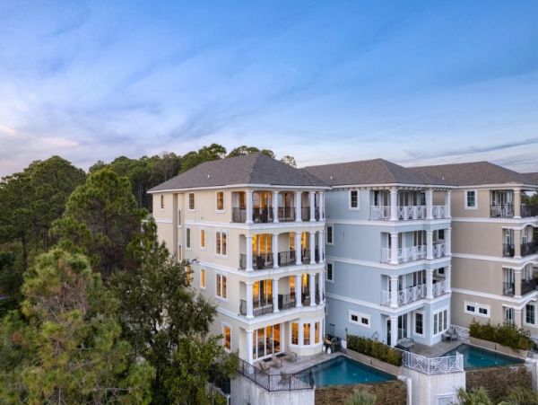 Ten Bedroom Home with Modern Elegance in Hilton Head