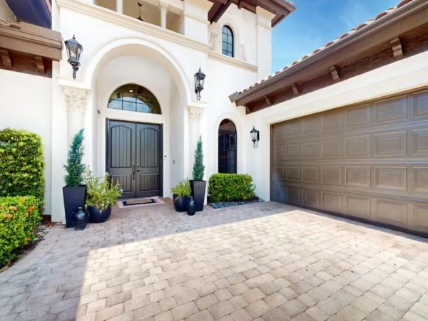 Naples Luxury Four Bedroom Vacation Home with Amazing Views & Pool