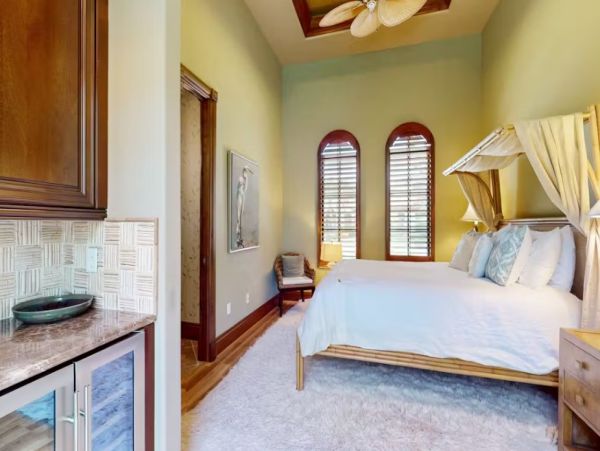 Naples Luxury Four Bedroom Vacation Home with Amazing Views & Pool