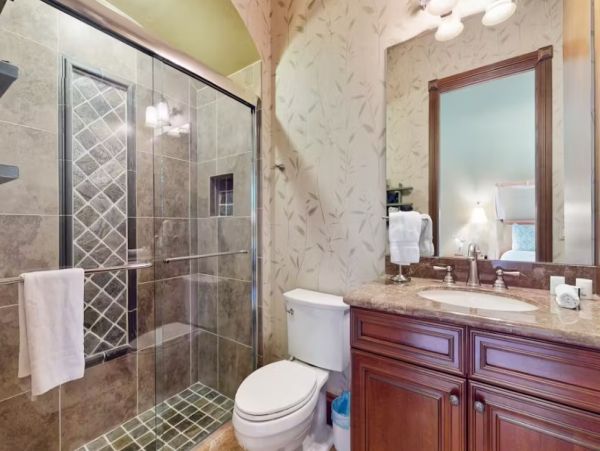 Naples Luxury Four Bedroom Vacation Home with Amazing Views & Pool