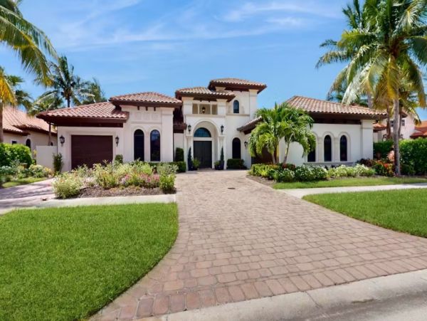 Naples Luxury Four Bedroom Vacation Home with Amazing Views & Pool