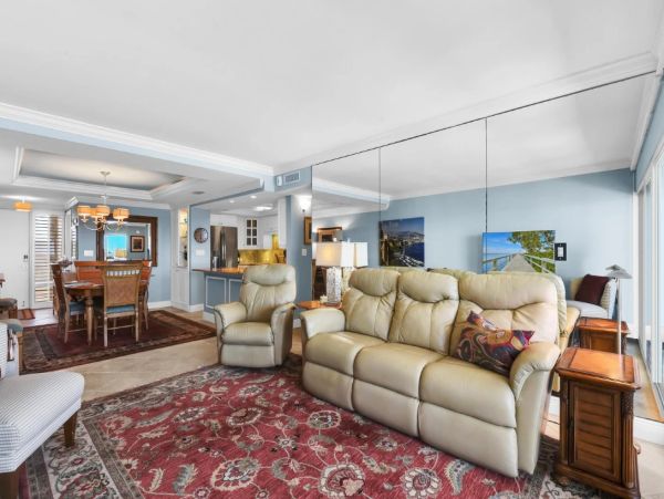 Beachfront Two Bedroom Vacation Condo in Naples