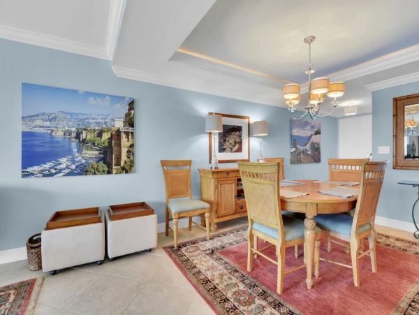 Beachfront Two Bedroom Vacation Condo in Naples