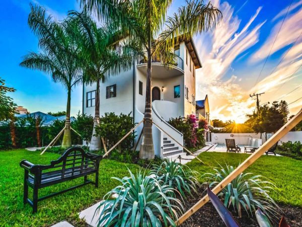 Lido Key Six Bedroom Elegant Retreat