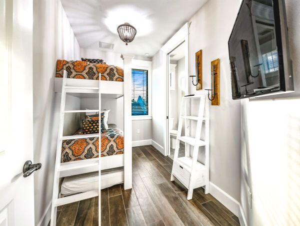 Lido Key Six Bedroom Elegant Retreat