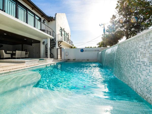 Lido Key Six Bedroom Elegant Retreat