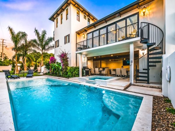 Lido Key Six Bedroom Elegant Retreat